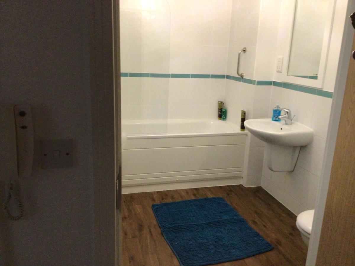 Luxurious canal view apartment Worcester Extérieur photo