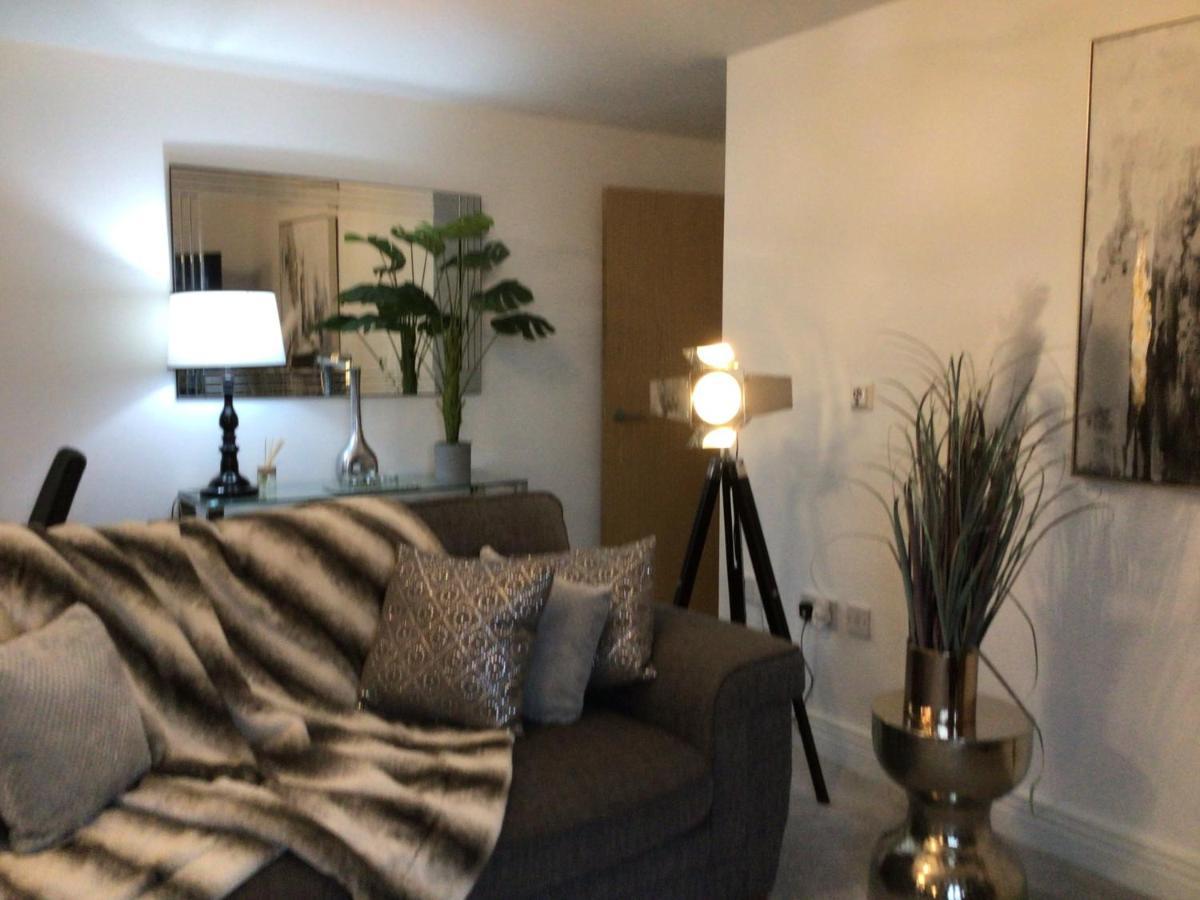 Luxurious canal view apartment Worcester Extérieur photo