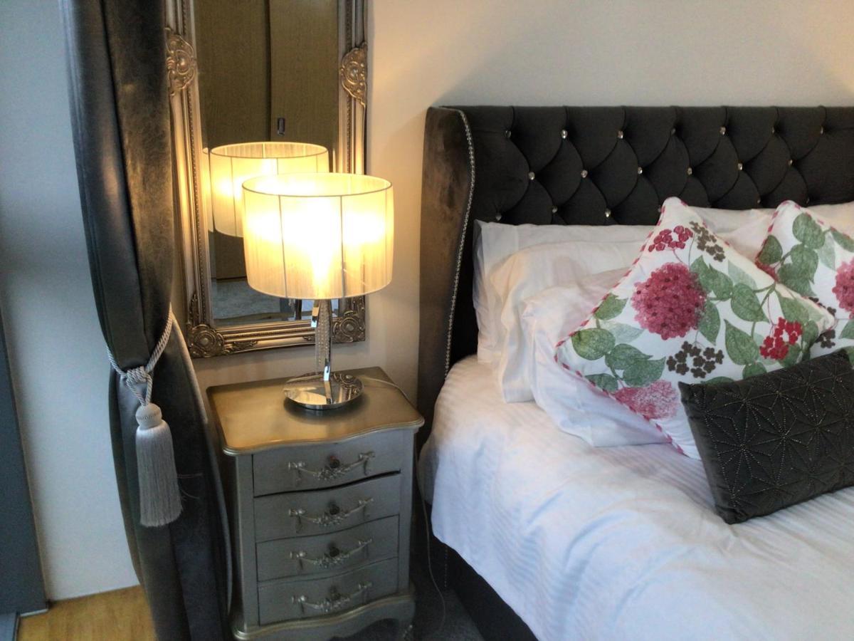 Luxurious canal view apartment Worcester Extérieur photo
