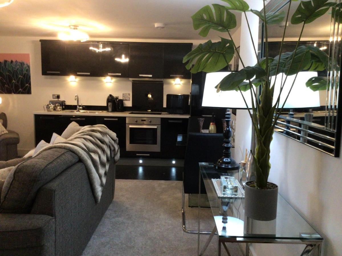 Luxurious canal view apartment Worcester Extérieur photo