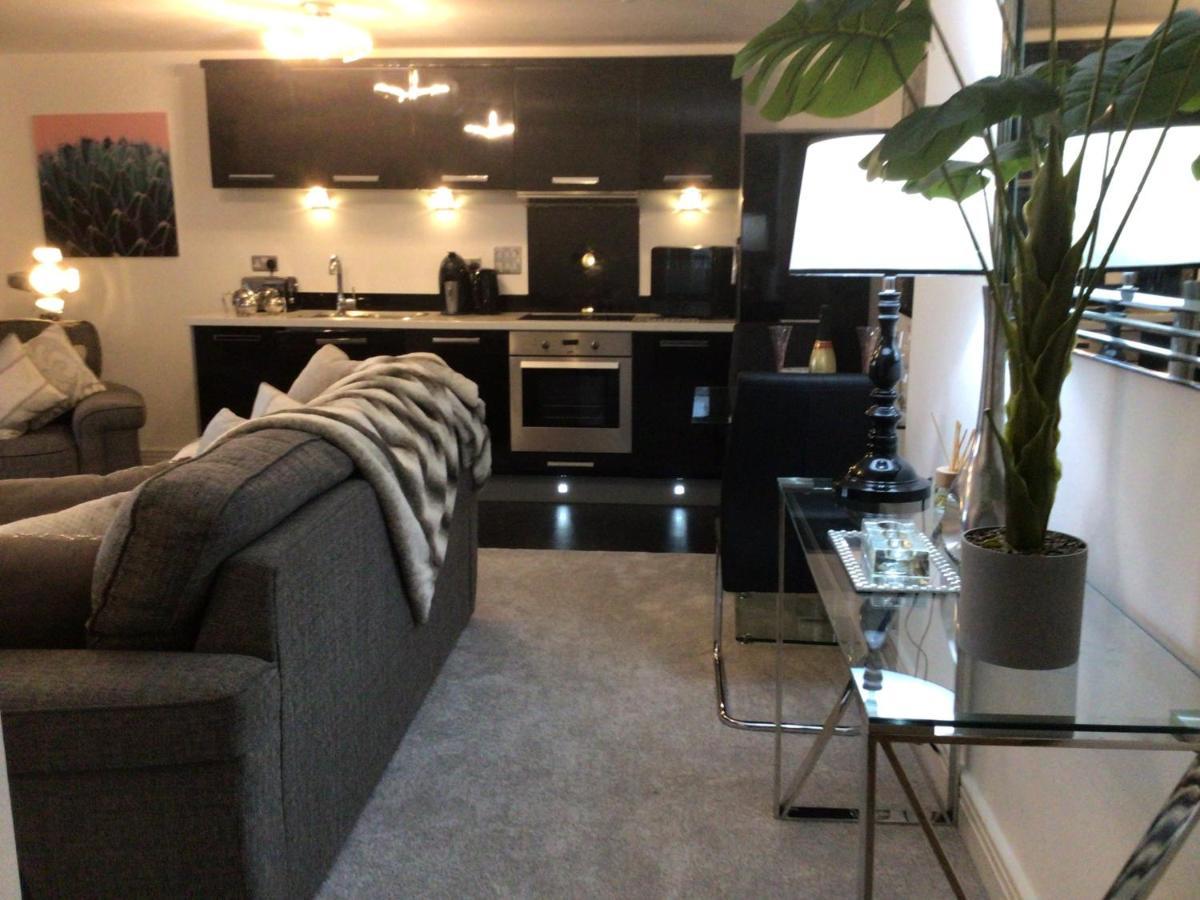 Luxurious canal view apartment Worcester Extérieur photo