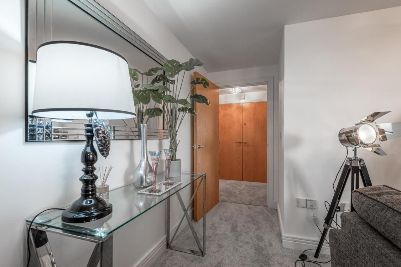 Luxurious canal view apartment Worcester Extérieur photo