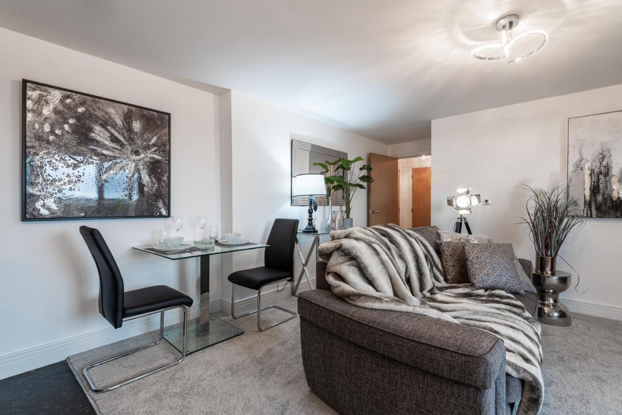 Luxurious canal view apartment Worcester Extérieur photo