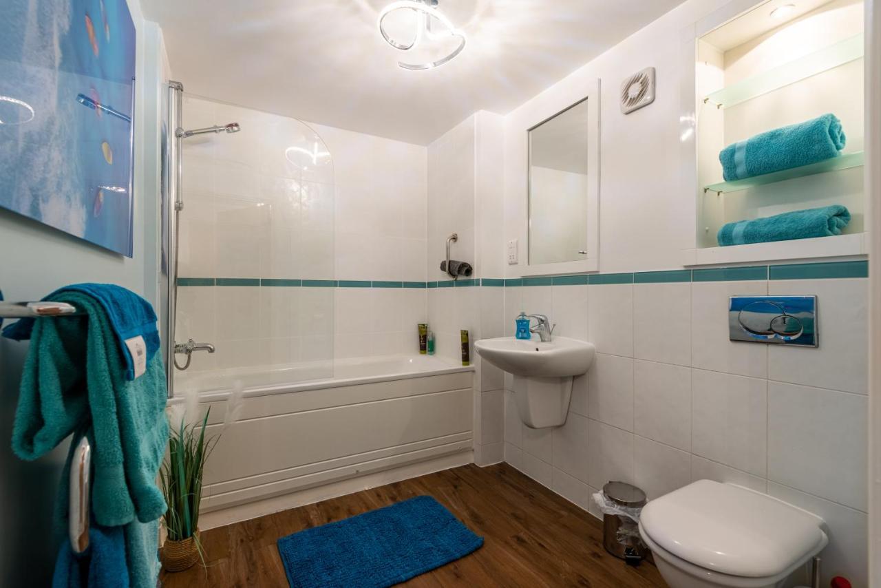 Luxurious canal view apartment Worcester Extérieur photo